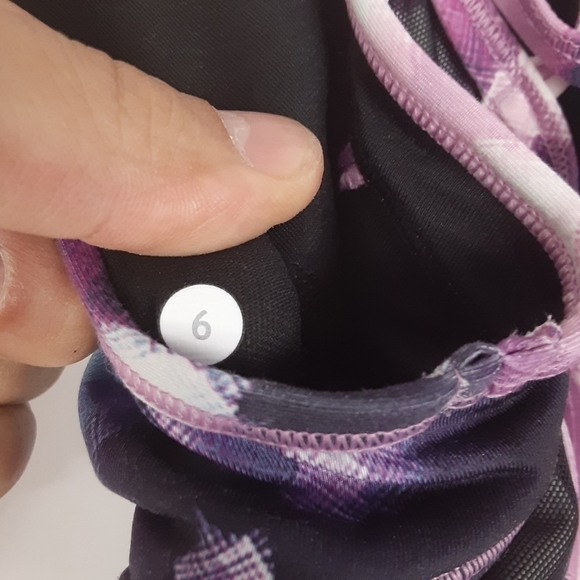 Lululemon Strap It Like Its Hot Active Tank Top Size 6 - Picture 7 of 9